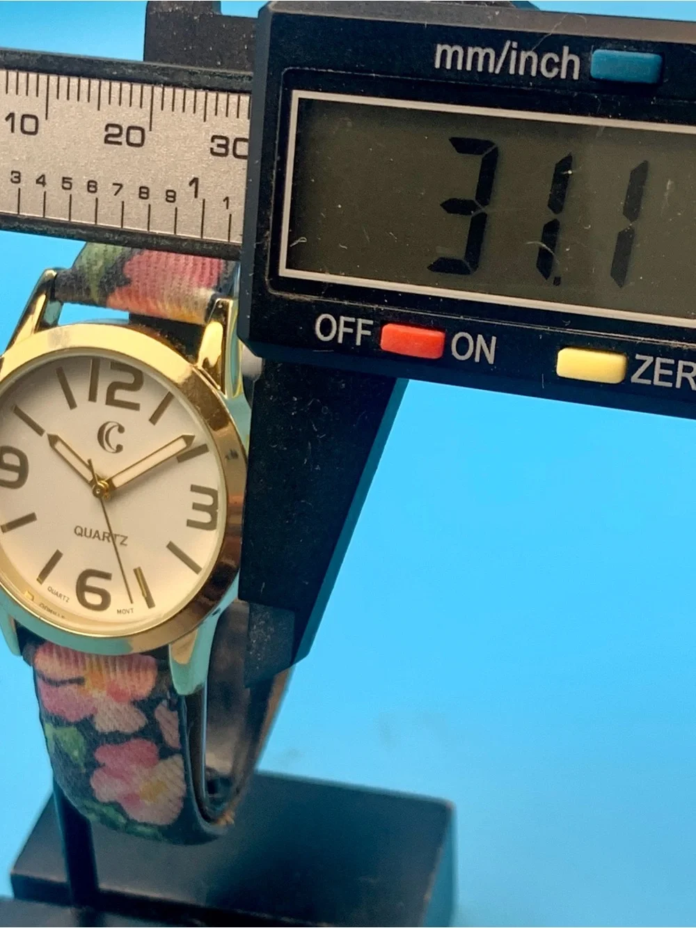 CHARMING CHARLIE Women’s Fashion Quartz Wristwatch Japan Movt Works New Battery